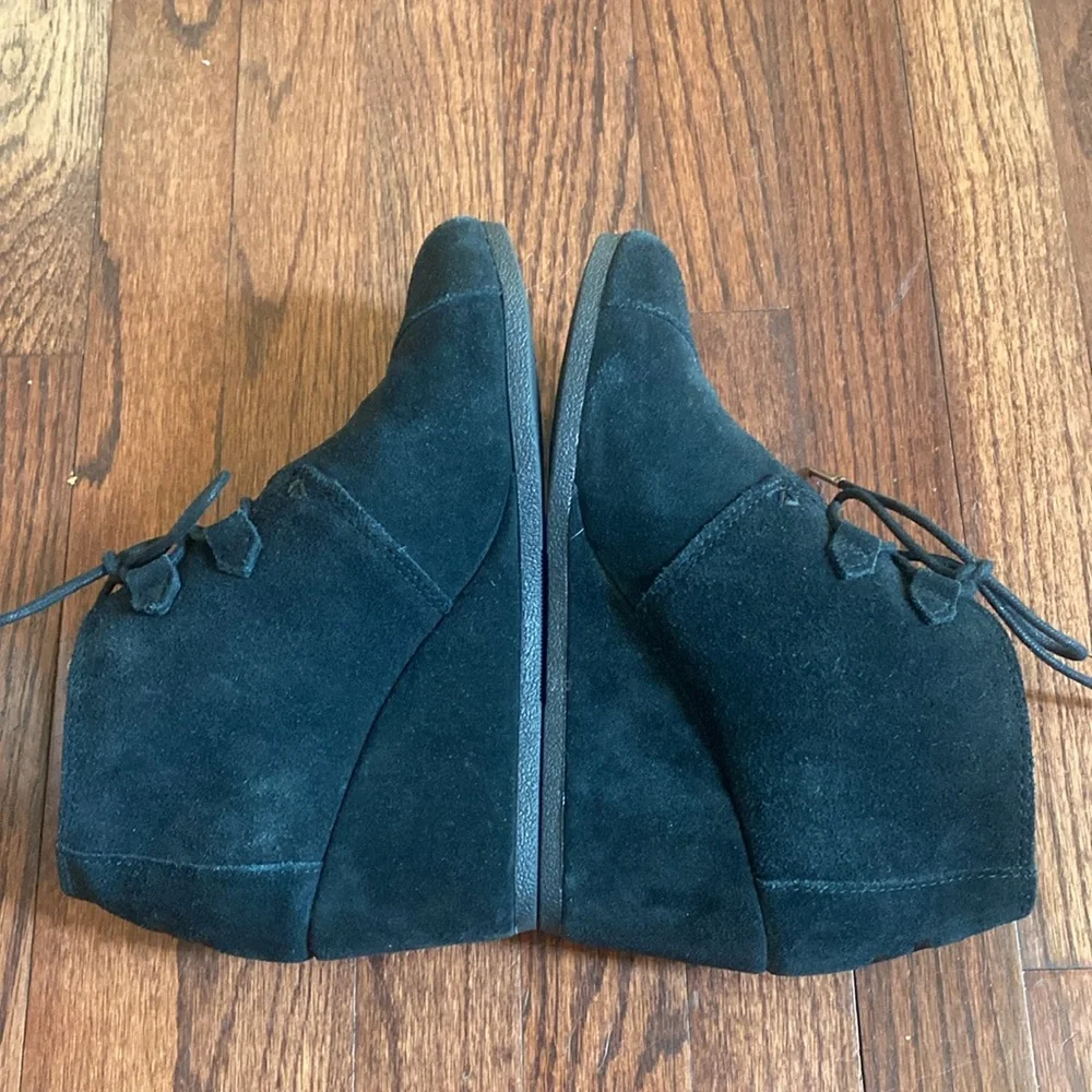 Toms Kaia Wedge Black Suede Booties - Picture 6 of 13